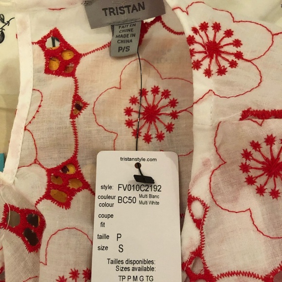 Red and White Floral Shirt. Size S - Picture 4 of 4